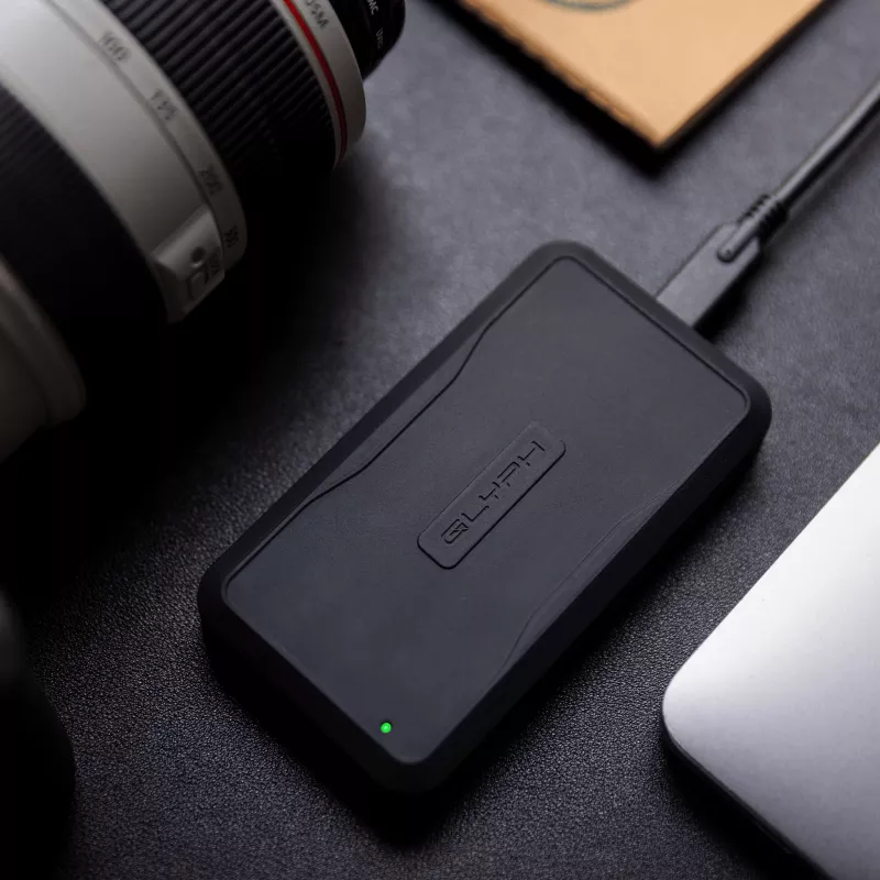 Glyph Atom PRO 4 TB USB-C Thunderbolt 3 Portable SSD - Black