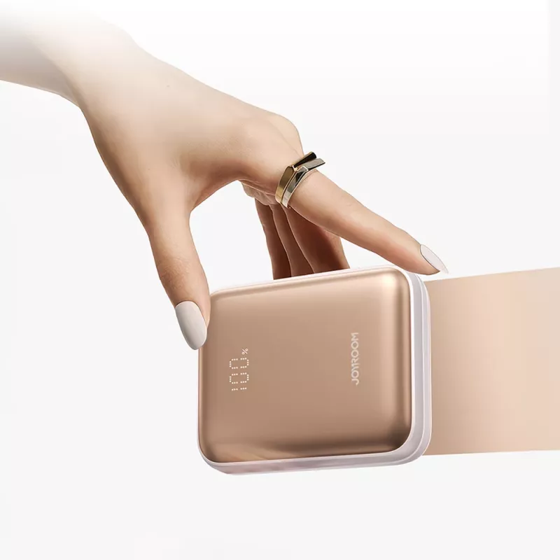 Powerbank Joyroom JR-PBF27 22.5W 10000mAh ar diviem iebūvētiem kabeļiem - Zelts