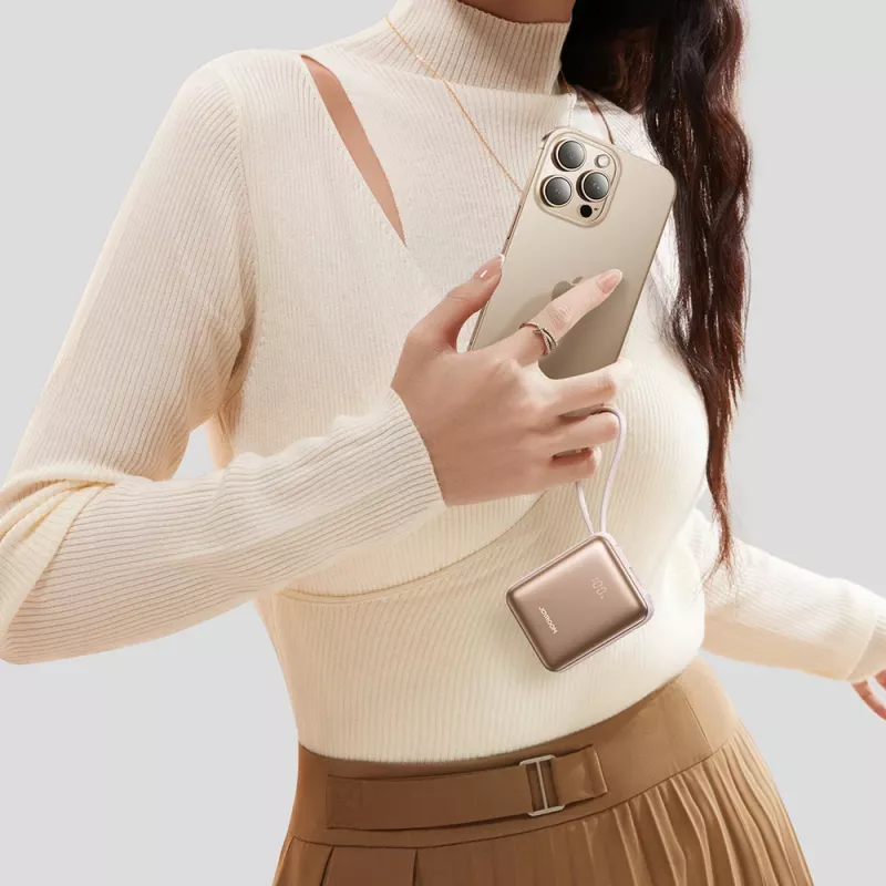 Powerbank Joyroom JR-PBF27 22.5W 10000mAh ar diviem iebūvētiem kabeļiem - Zelts