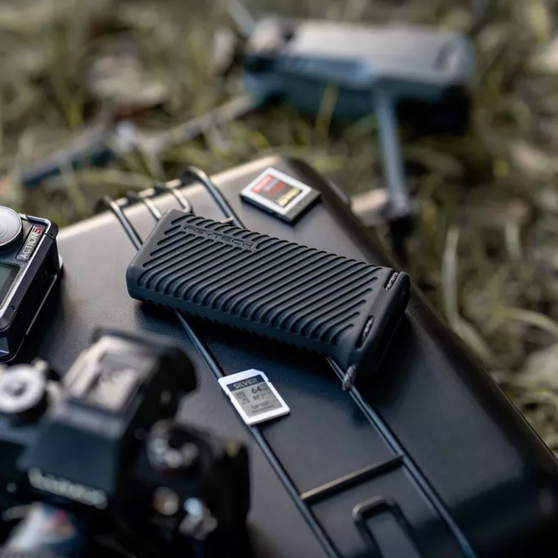 PGYTECH CreateMate Memory Card Case ar USB-C karšu lasītāju, Space Gray