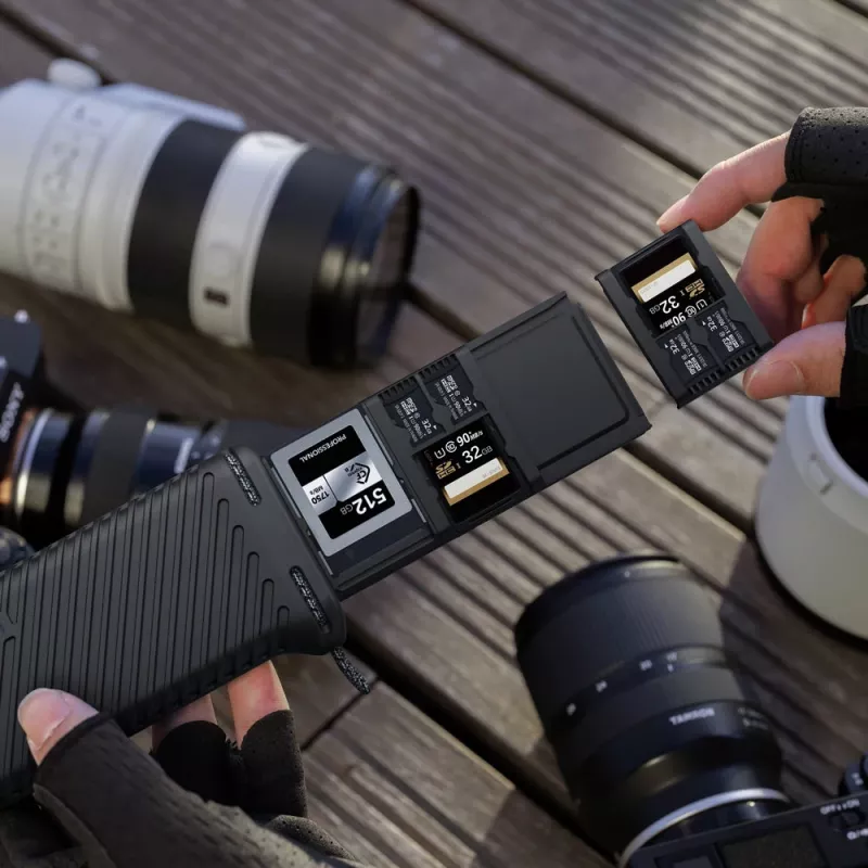PGYTECH CreateMate Memory Card Case ar USB-C karšu lasītāju, Space Gray
