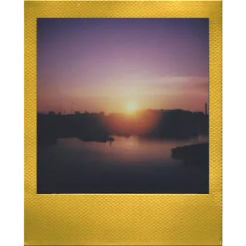 Polaroid Go / Go Gen 2 Instant Film - 16 Exposures - Gold Frame