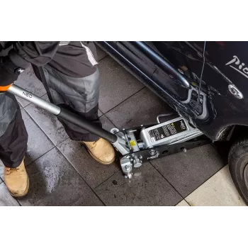 NEO Tools 11-730 Hidrauliskais domkrats un balstu komplekts 2 tonnas
