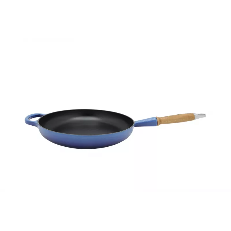 Le Creuset USB-C Hub 7-in-1 with 4K HDMI, USB-A 3.0, USB-C PD 100W, Gigabit Ethernet, SD Card Reader - Space Gray