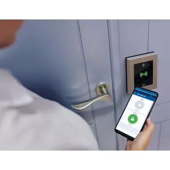 2N Access Unit 2.0 Bluetooth un RFID lasītājs, melns