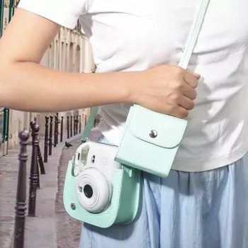 LOVEINSTANT Green PU ādas fotoalbums Fujifilm Instax Square fotogrāfijām, 64 fotogrāfijas, spiedpogas aizdare, caurspīdīgas kabatiņas
