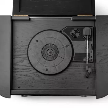 AKAI ATT-350CC atskaņotājs ar CD, kasešu un USB ierakstīšanas funkciju un AM/FM radio