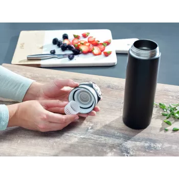 LEIFHEIT Thermo Flip 600ml melna termokrūze