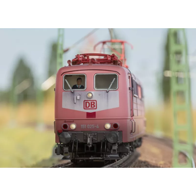 Märklin 39136 H0 elektriskā lokomotīve BR 151 DB oriģināli sarkanā krāsā, mfx+ dekoders, garums 22,4 cm