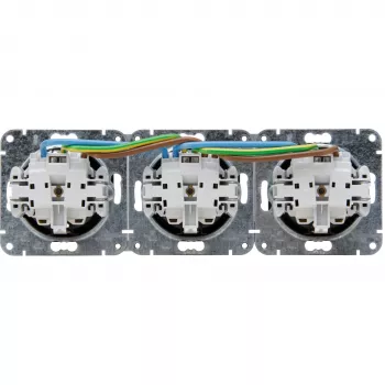 HEINRICH KOPP HK07 KombiQuick 3 ligzdu Schuko kontaktligzda, horizontāla, iebūvējama, melna, 16 A, 250 V, IP20, skrūvju spailes, bez bērnu aizsardzības 133350001