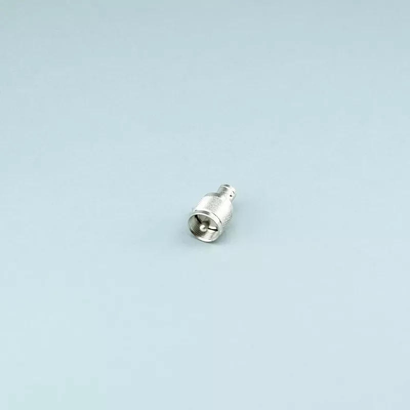 Telegärtner BNC ligzdas uz UHF kontaktdakšas koaksiālais adapteris J01008A0801