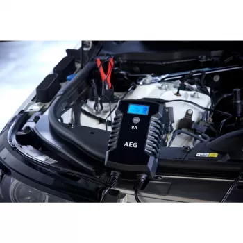 AEG LD8 10618 12V/24V 8A/4A automātiskais akumulatoru lādētājs