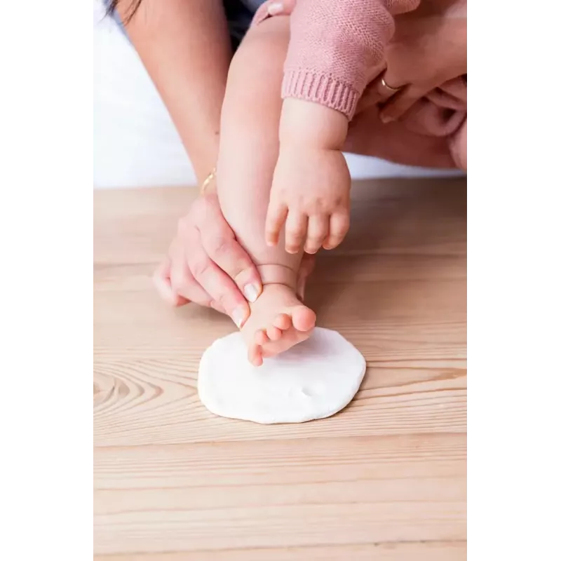 Tiny Love Simple Wooden Frame mazuļa roku un pēdu nospiedumu komplekts