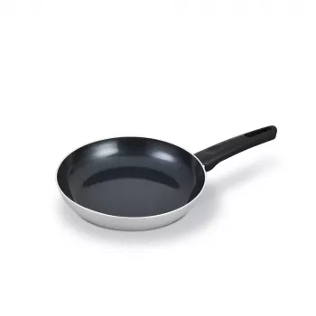 Brabantia Indu+ 24 cm nepiedegoša panna, kalts alumīnijs, melna