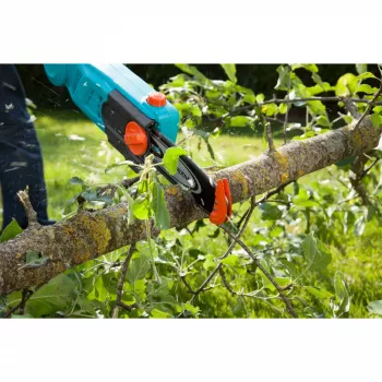 Gardena TCS 720/20 teleskopiskās zaru atzarošanas zāģis 720 W 20 cm tirkīzzils