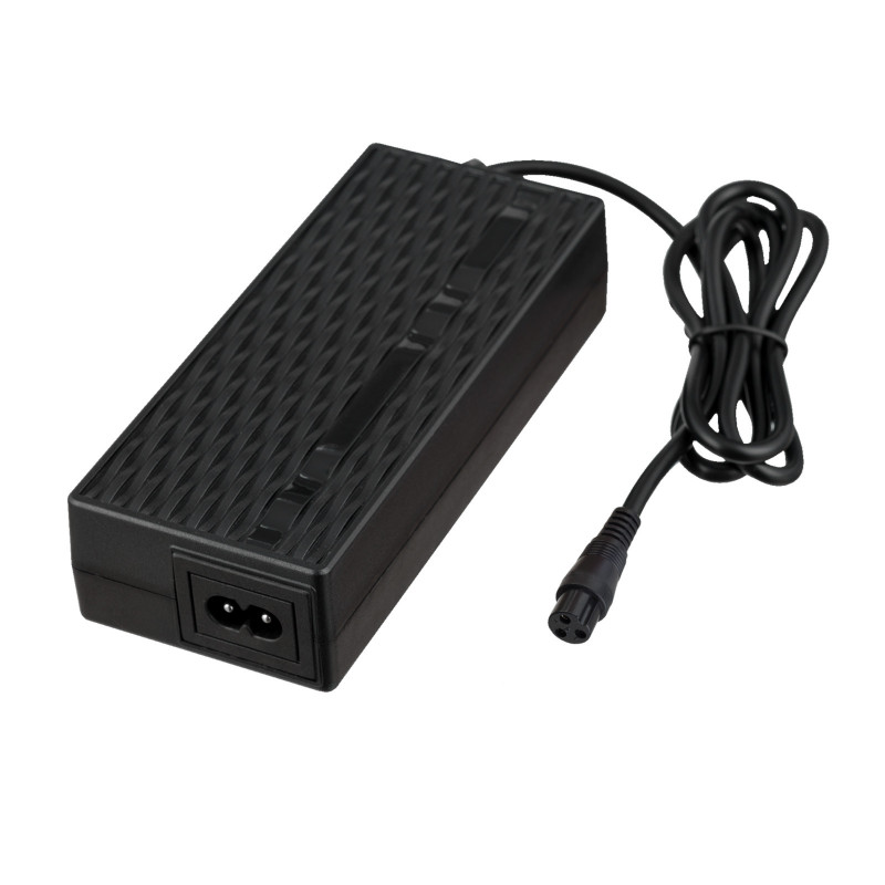 Akyga AK-EV-05 elektrovelosipēda lādētājs 48 V akumulatoriem, 54,6 V / 2 A, 110 W, GX16 12 mm ligzda, 1 m