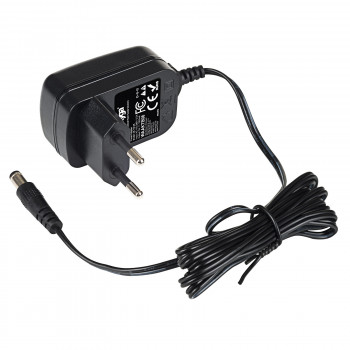 Akyga AK-TB-08 Universāls barošanas adapteris 5 V / 1 A 5 W, DC 5,5 x 2,1 mm, 1,4 m, melns