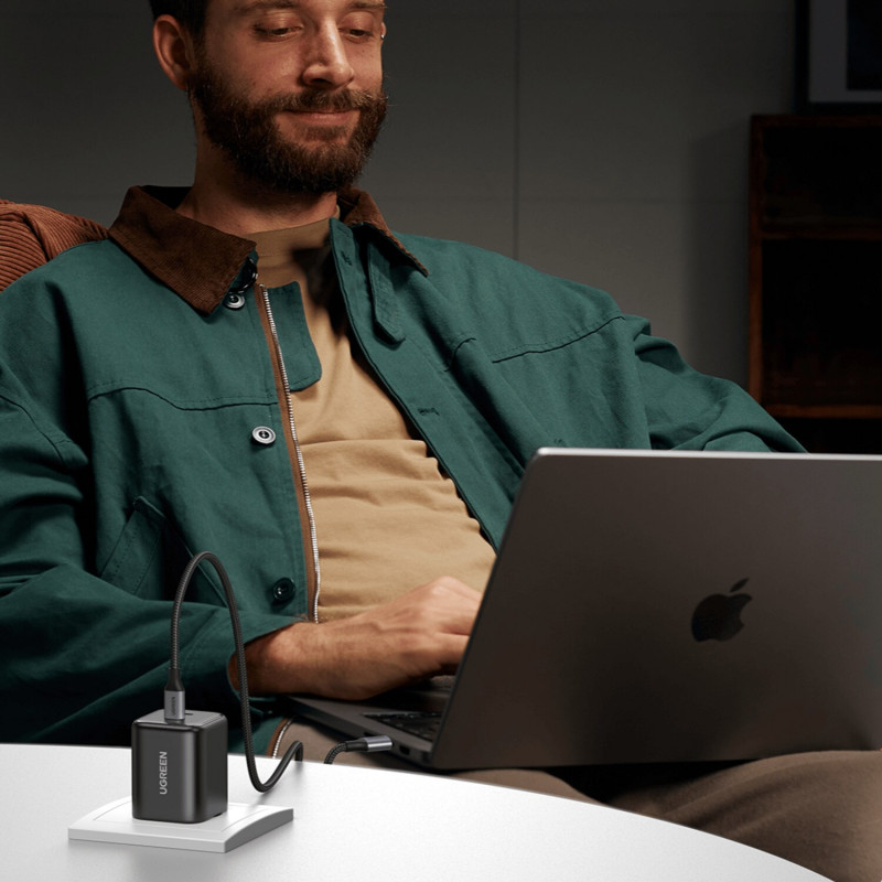 Ugreen X526 lādētājs 45 W, 2 x USB-C, GaN, melnā krāsā