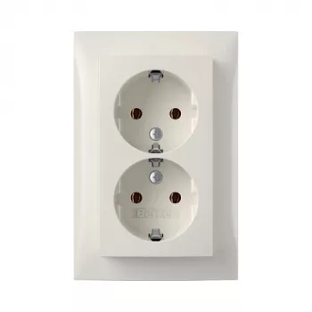 Berker S.1 Dubultā kontaktligzda SCHUKO, 16A 250V, Polāri balta spīdīga ar vāciņu plāksni