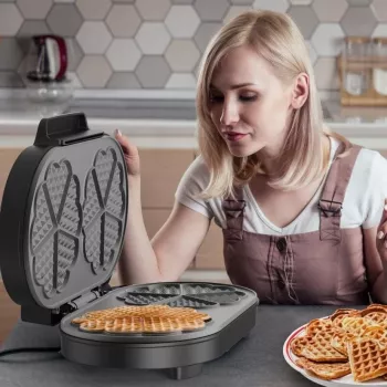 BLACK+DECKER BXFC3200E 1400 W Beļģu vafeļu panna – nepiedegošs pārklājums, regulējams termostats, nerūsējošais tērauds