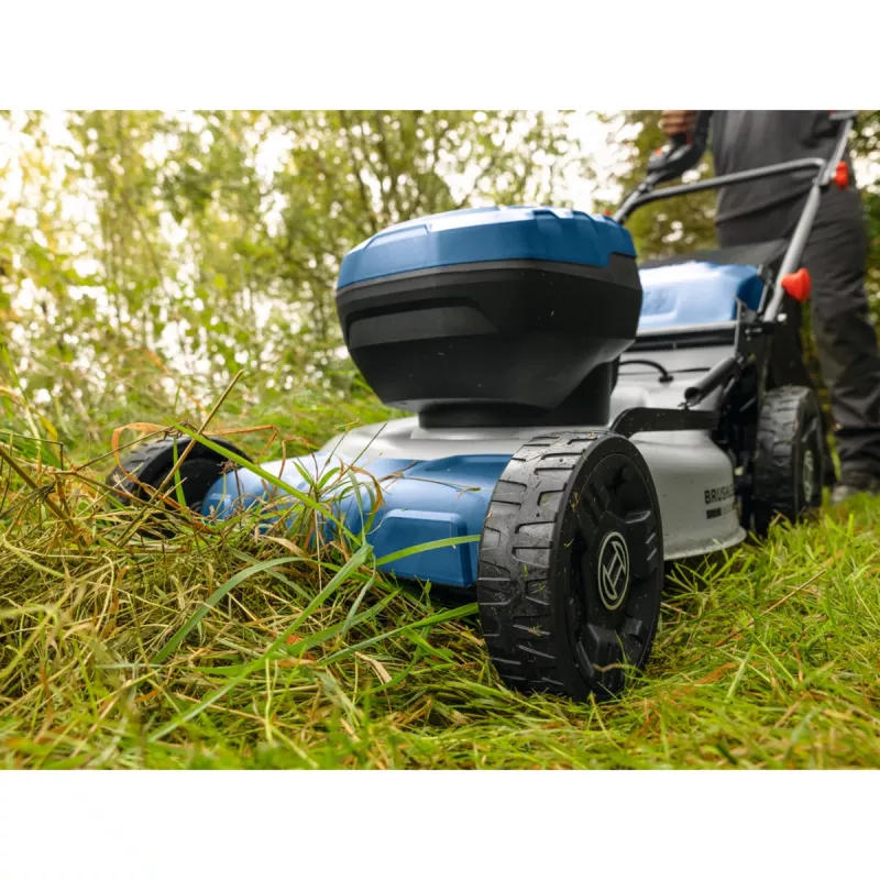 Bezvada zāles pļāvējs BOSCH POWERTOOLS GRA 18V2-46SP Professional, 36V (2x18V), 2x 5.5 Ah akumulators, lādētājs