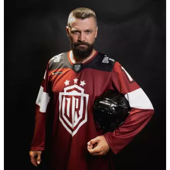 Dinamo Riga līdzjutēju krekls Dārziņš #16 sarkans XS