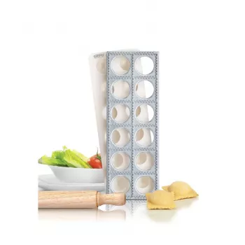 GEFU 3-detaļu raviolu gatavošanas komplekts ar dēli, griezēju un rullīti, 24 kvadrātveida ravioli 60x60 mm, balts/sudrabs