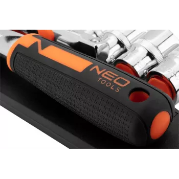 NEO Tools 10-030 219 daļu ligzdu un atslēgu komplekts ar sprūdratiem, uzgaļiem un piederumiem plastmasas kastē