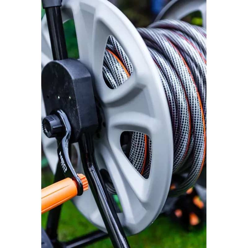 NEO Tools 15-842 Dārza šļūtene 1/2 inch 50 m 3-slāņu PVC pastiprināta zaļa