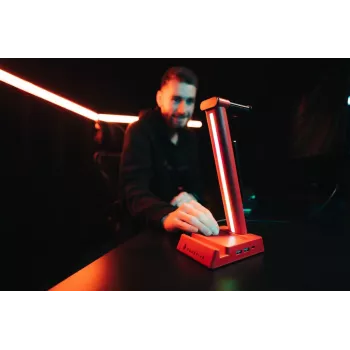 SureFire VINSON N2 RGB Spēļu austiņu statīvs ar 2 portu USB centrmezglu un 3,5 mm audio caurlaidi