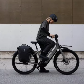 Thule 5476 Shield Pannier 22L ar InLock melns