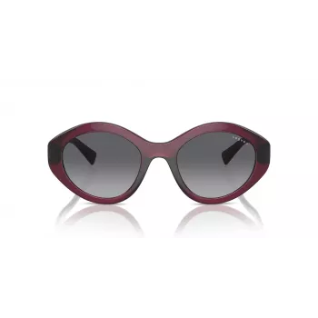 VOGUE VO5576SB2989T Sieviešu kaķacs formas saulesbrilles – caurspīdīgi rozā rāmis, tumši pelēkas lēcas, 52 mm