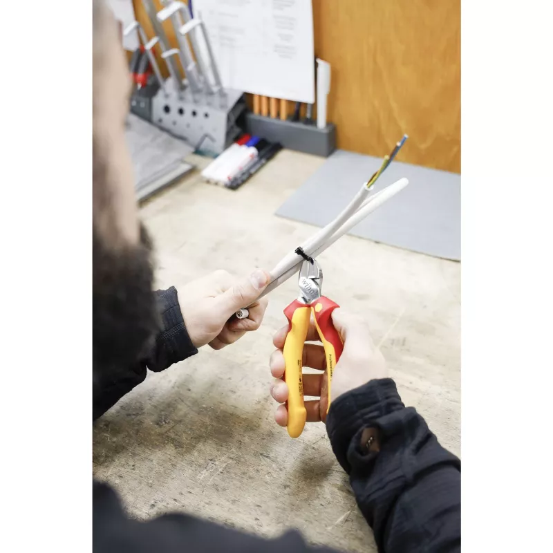 Wiha 43458 Professional electric diagonālās griezējas 200 mm, VDE izolētas, sarkanas/dzeltenas
