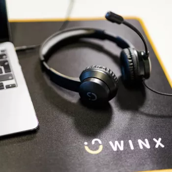 WINX CALL Clear 3,5 mm vadu austiņas ar mikrofonu un trokšņu slāpēšanu - melnas