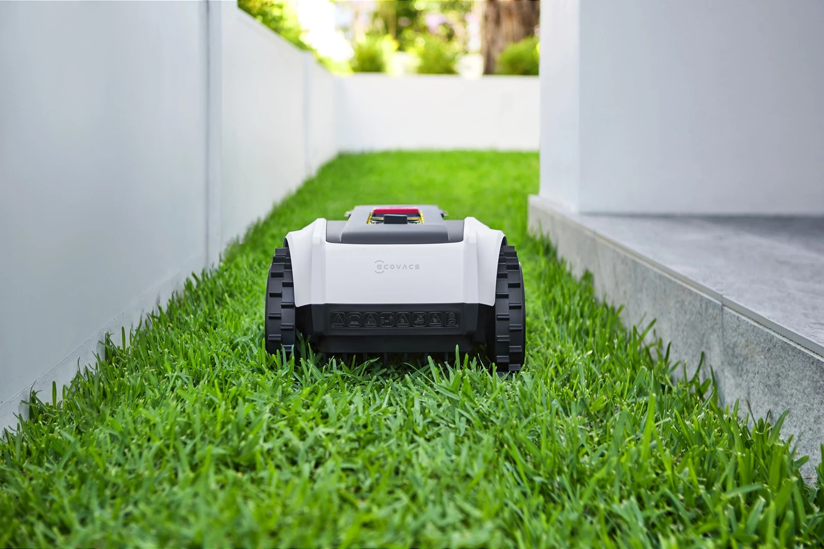 Autonomais zāles pļāvējs Ecovacs GOAT O800
