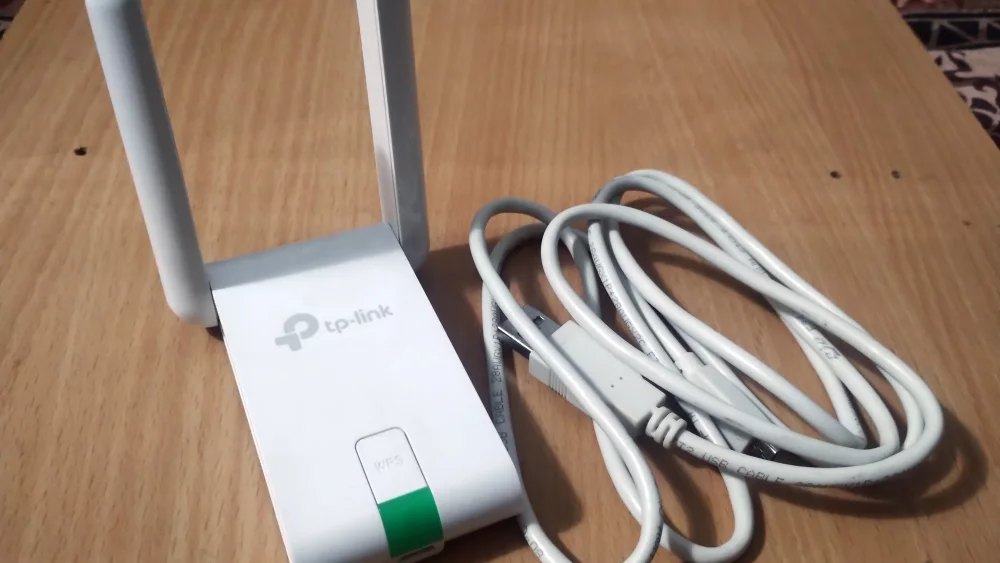 USB WiFi adapteris ar divām ārējām antenām un kabeli
