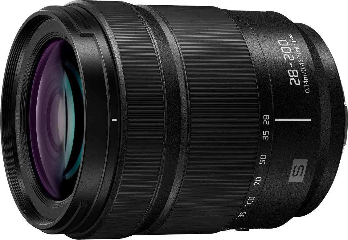 Panasonic Lumix S 28-200mm f/4-7.1
