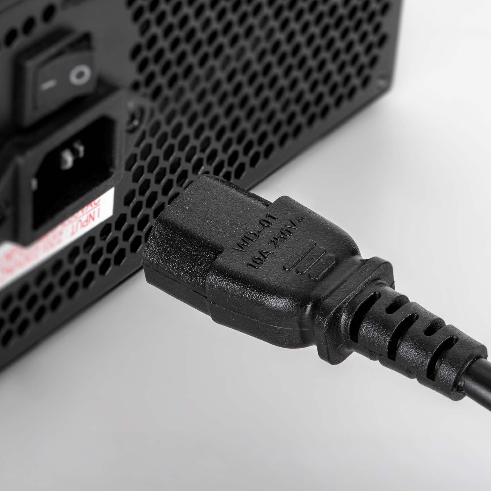 Akyga AK-PC-03A IEC C14 uz IEC