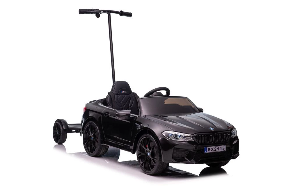 BMW M5 ar akumulatoru darbināma mašīna