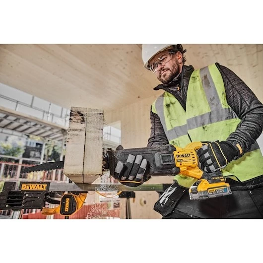 DEWALT 18V XR bezsuku zāģis ar